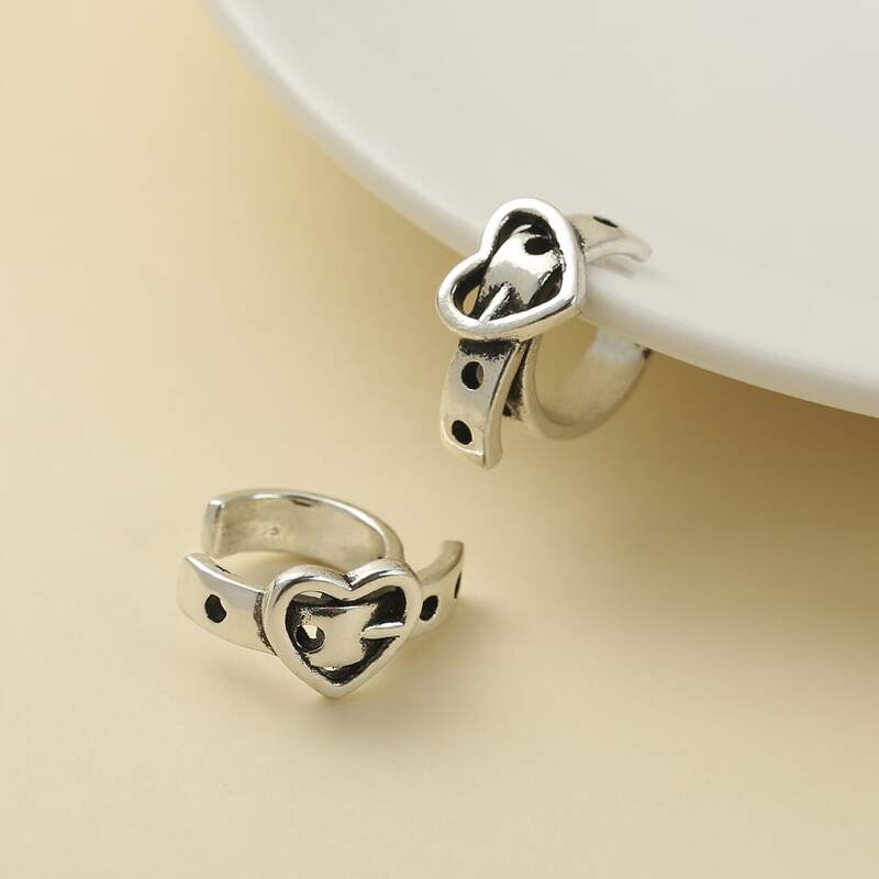 

2pcs Retro Heart Ear Cuff, Antique silver