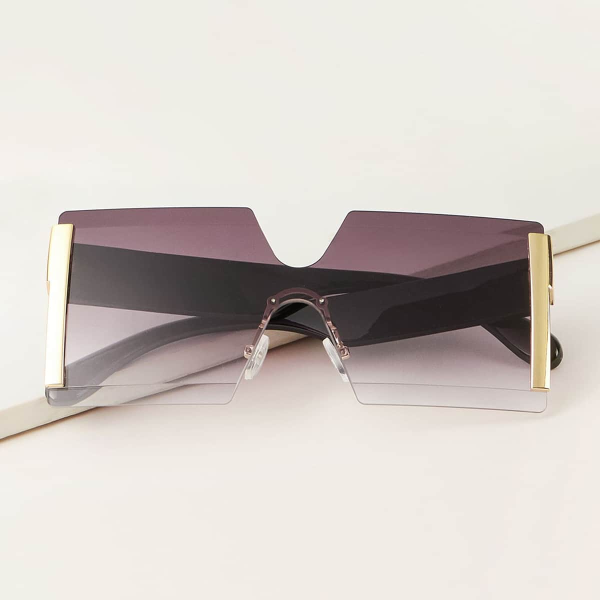 

Flat Top Sunglasses