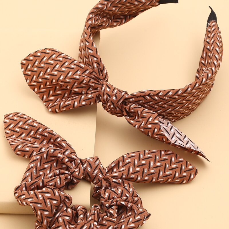 

Graphic Bow Decor Hair Hoop & Scrunchie, Brown