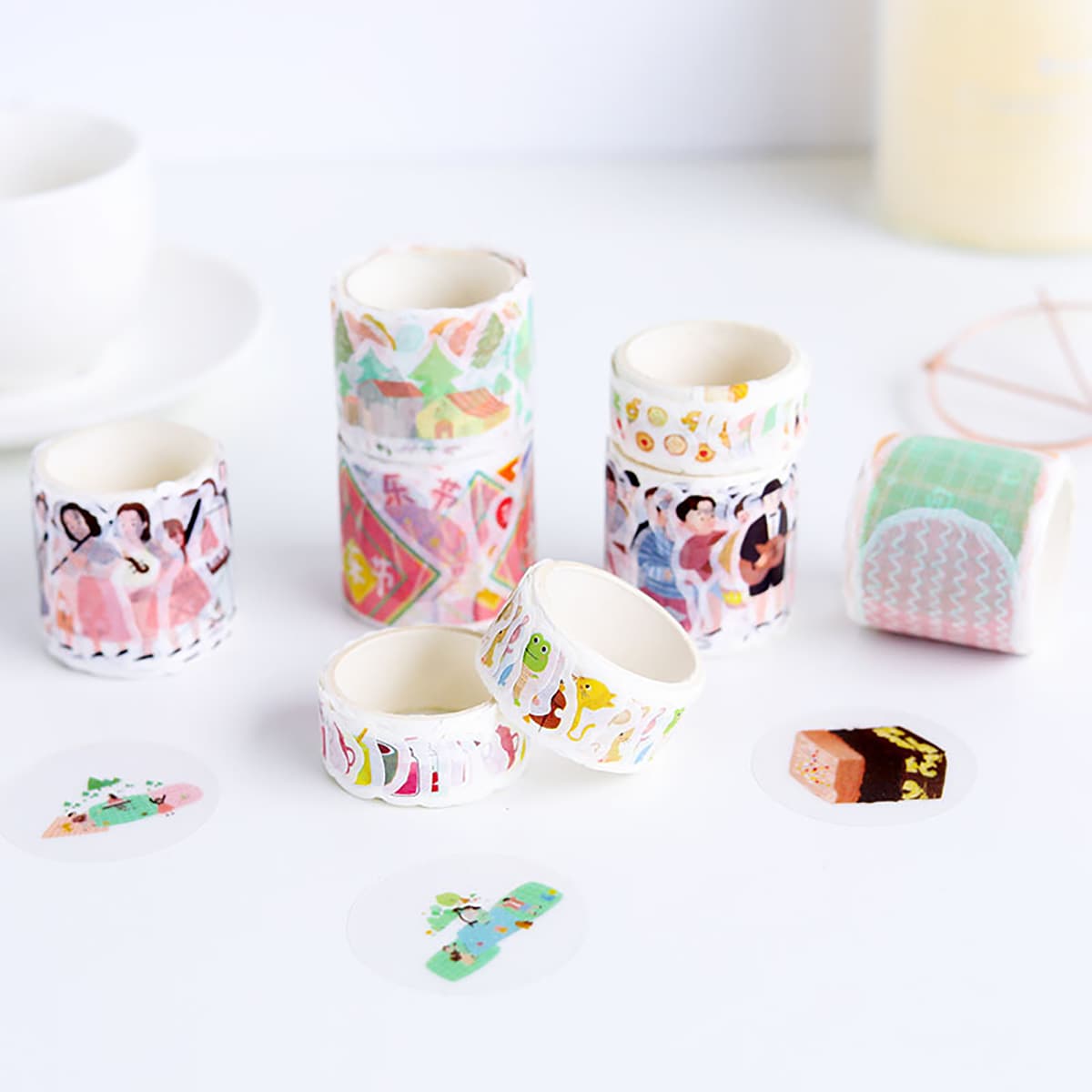 

1roll Mixed Pattern Random Tape Sticker, Multicolor