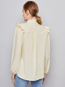 SHEIN Camisa con botón con fruncido de cuello con fruncido - Beis - Ver 2