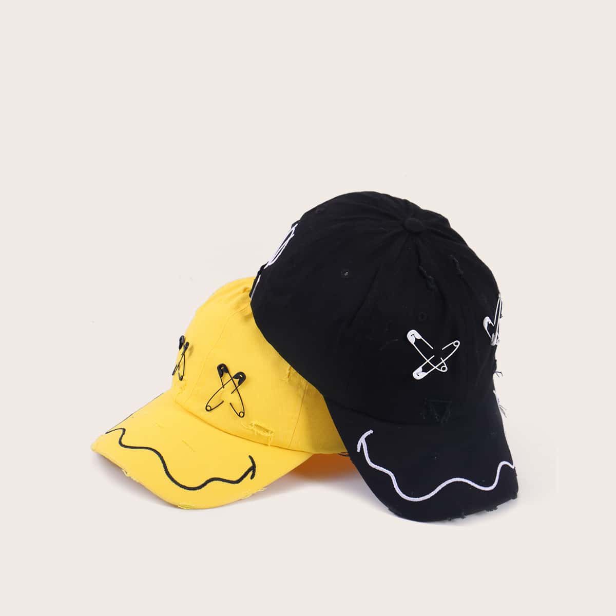 

Guys 2pcs Safety Pin Decor Baseball Cap, Multicolor