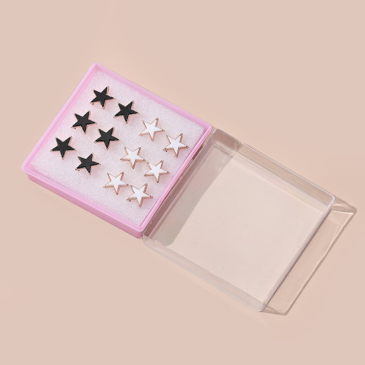 

6pairs Star Stud Earrings, Black and white