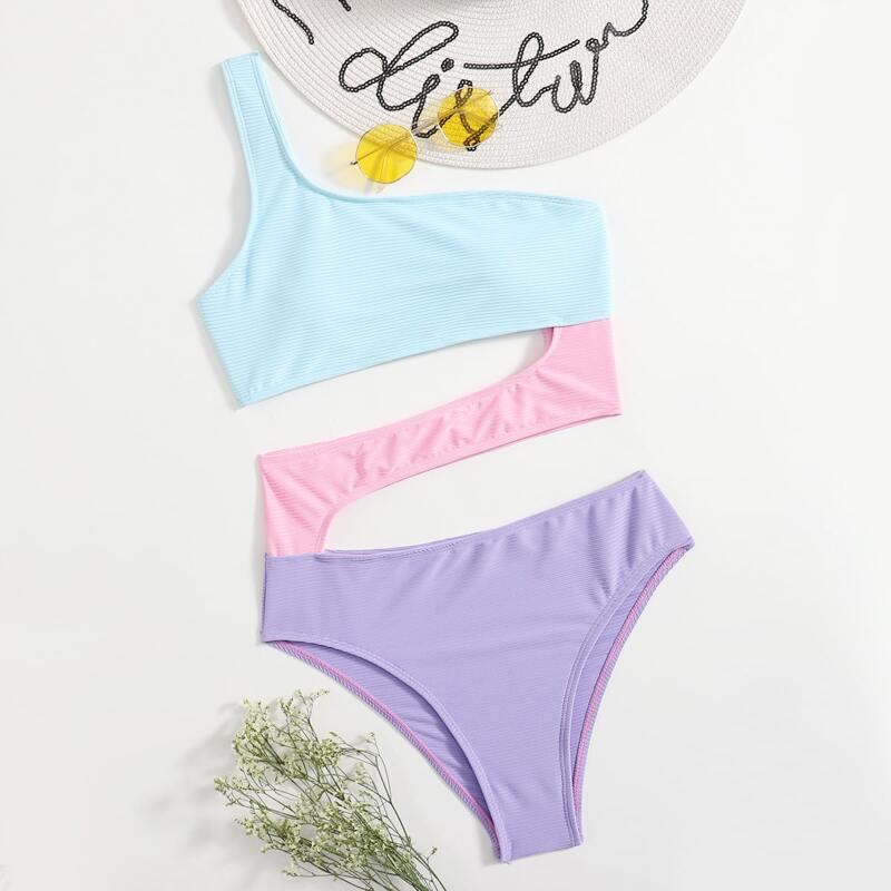 

Cut-out Colorblock One Piece Swimsuit, Multicolor