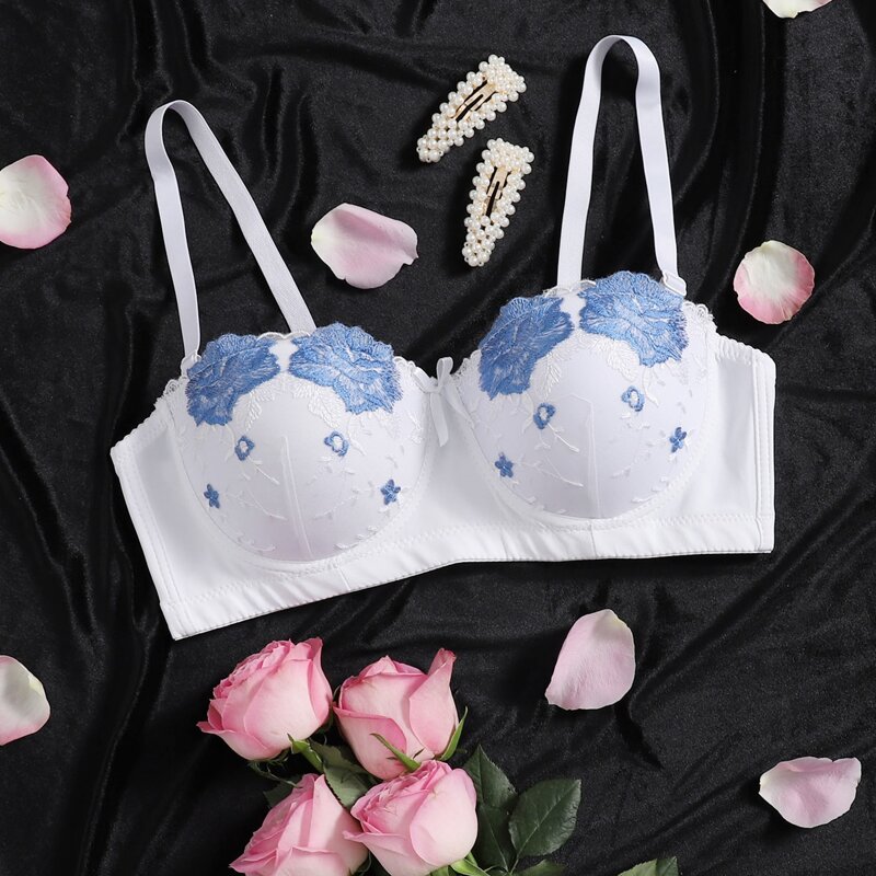 

Plus Embroidered Underwire Bra, White