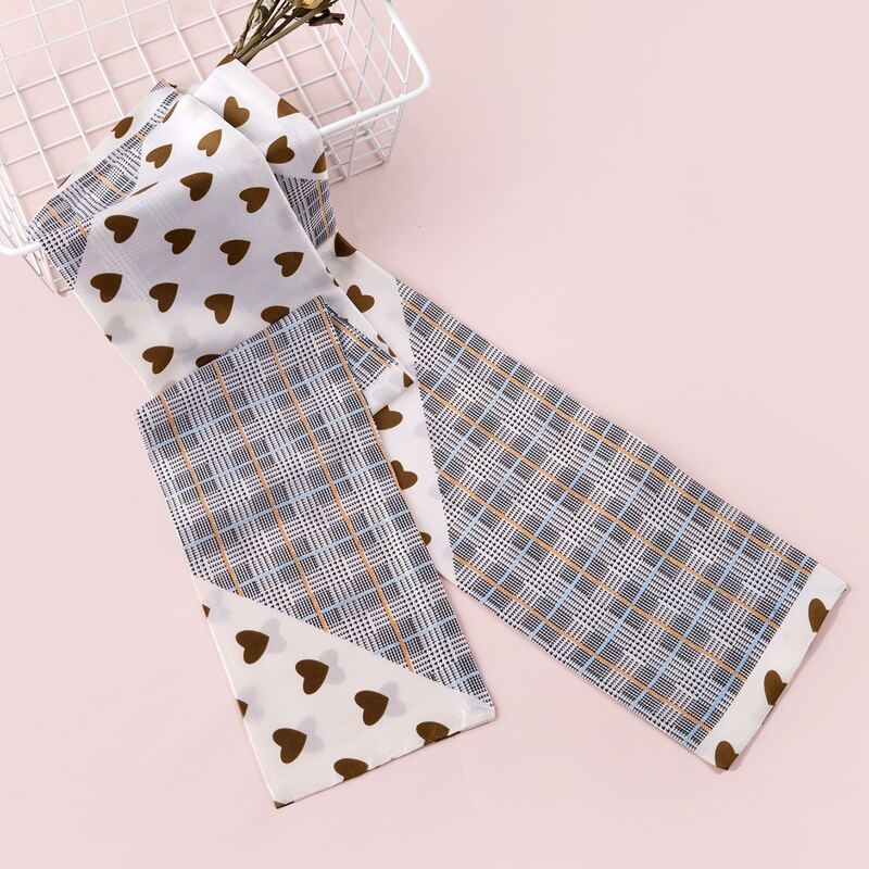 

Heart Pattern Twilly Scarf, Multicolor