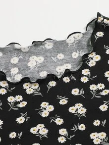 SHEIN Qutie Camiseta ribete en forma de lechuga floral - Negro - Ver 5