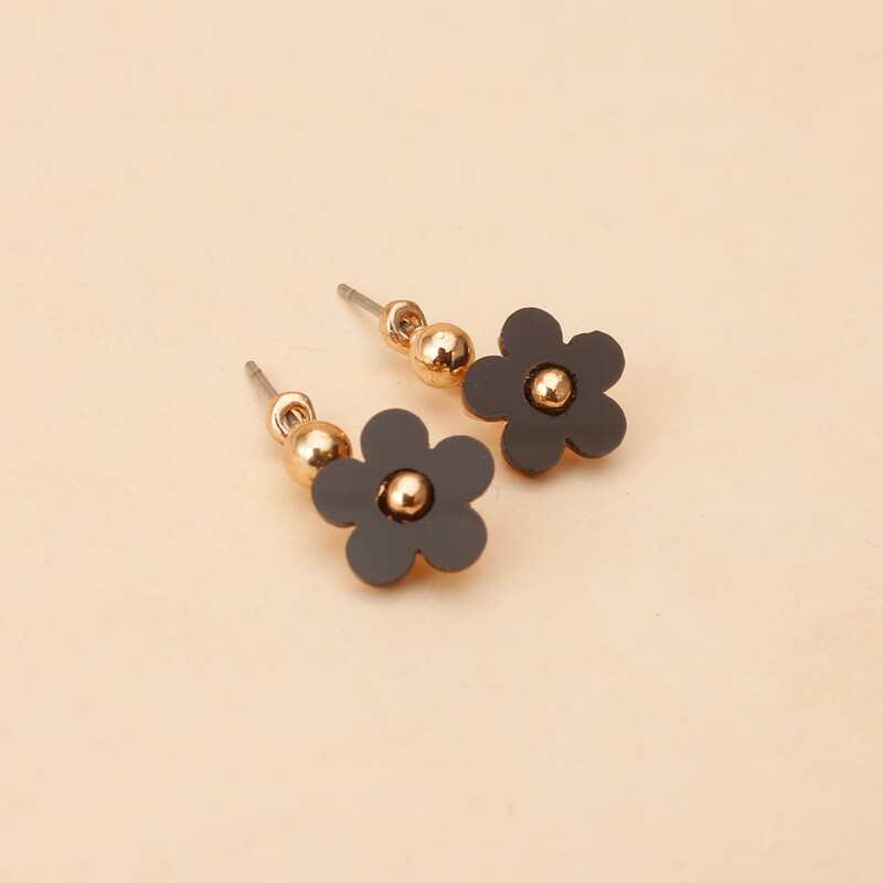 

Floral Stud Earrings, Black
