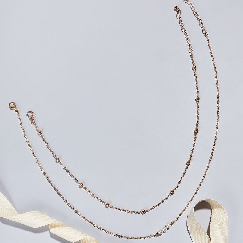 

2pcs Faux Pearl Decor Necklace, Gold