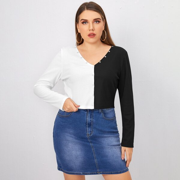 

Plus Two Tone Popper Front Top, Black and white