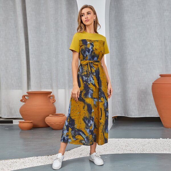 

Contrast Panel Graphic Tee Dress With Belt, Multicolor