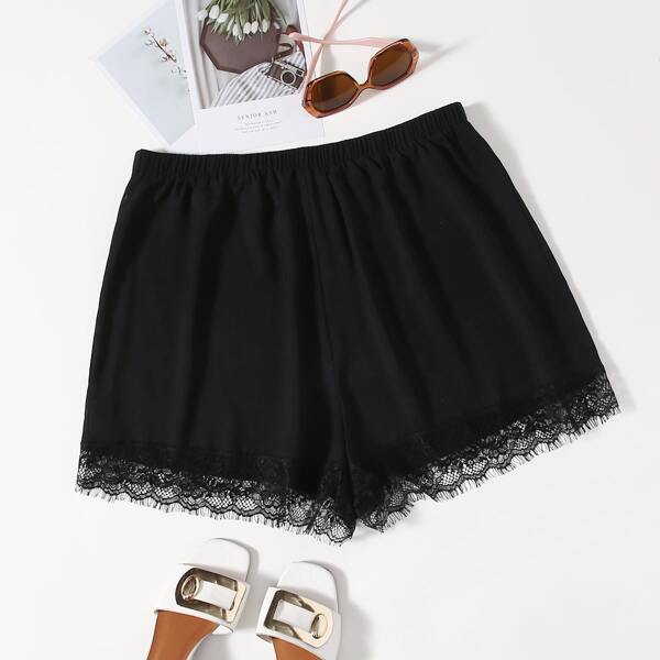

Plus Contrast Eyelash Lace Elastic Waist Shorts, Black