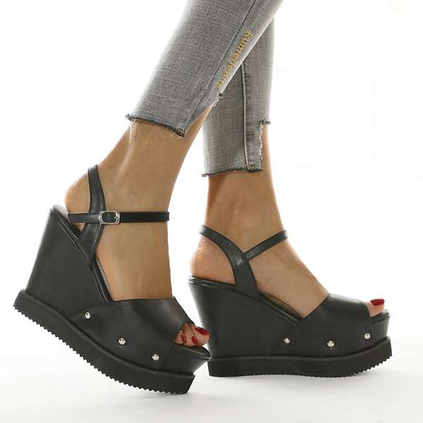 

Plain Studded Decor Wedge Sandals, Black