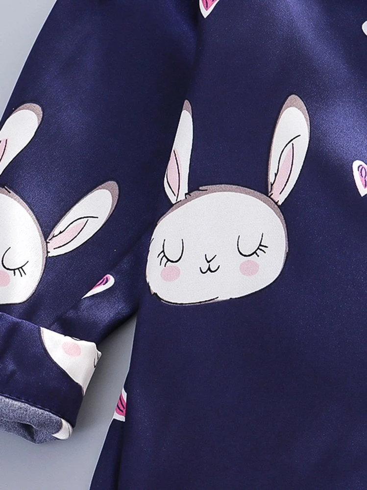 Conjunto De Pijama Para Niñas Pequeñas De Satén Con Estampado De Dibujos Animados Y Corazones - Azul Marino - Añade 3