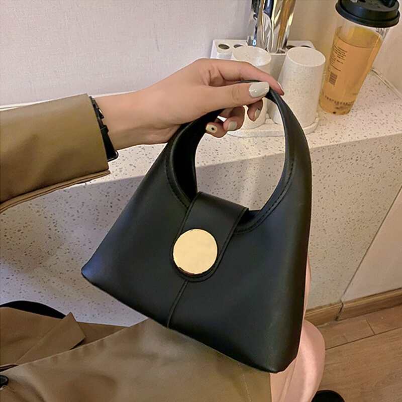 

Hobo Shoulder Bag, Black
