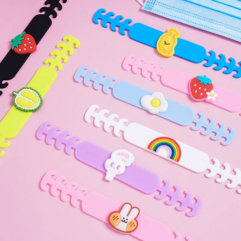 

4pcs Random Cartoon Face Cover Extender Strap, Multicolor