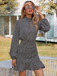 SHEIN Clasi Vestido con estampado bajo con fruncido de manga farol - Blanco y Negro - Ver 3