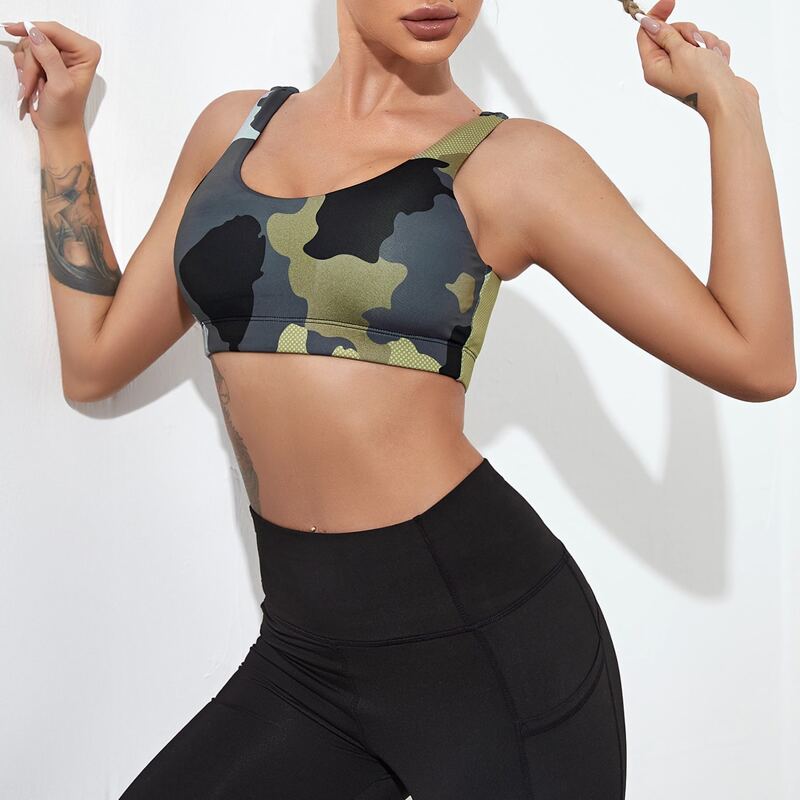 

Medium Support Camo Print Crop Sports Bra, Multicolor