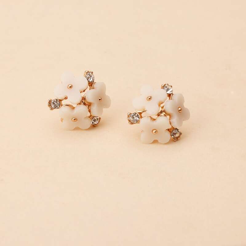 

Floral Stud Earrings, Beige