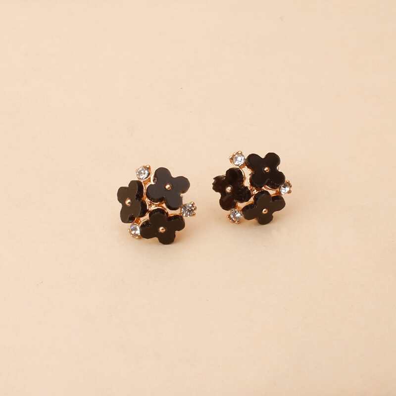 

Floral Stud Earrings, Black