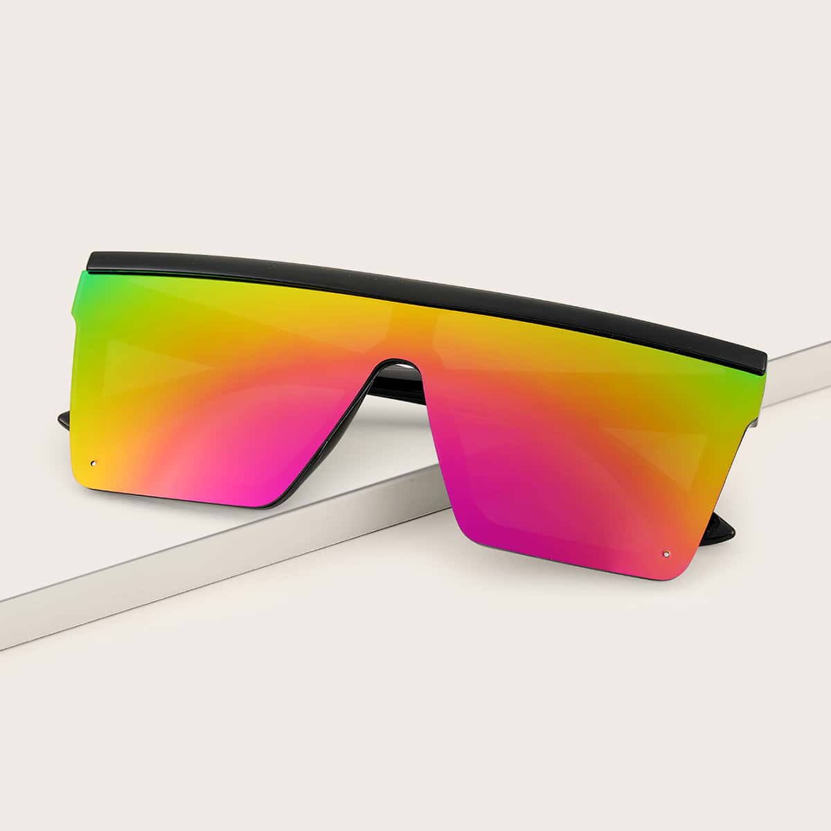 

Flat Top Square Frame Sunglasses