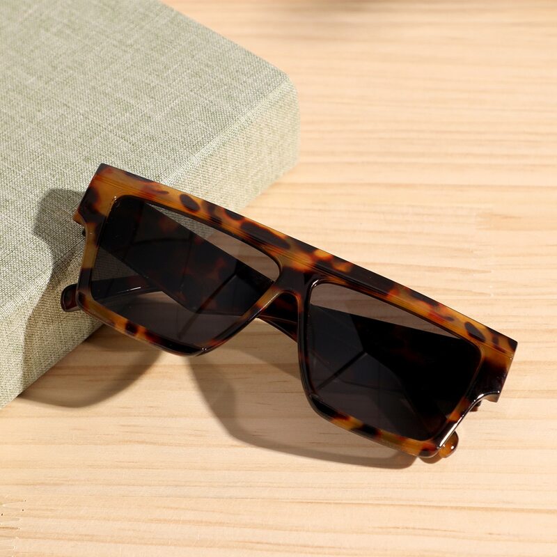 

Square Frame Sunglasses