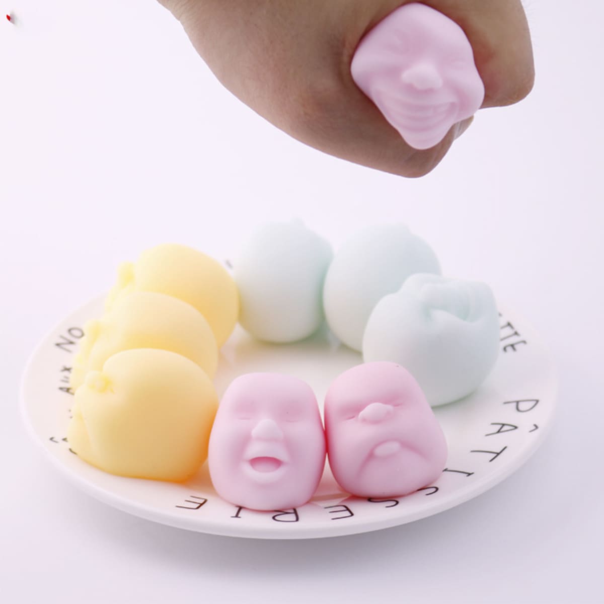 

1pc Rubber Squeeze Face Ball Doll, Multicolor