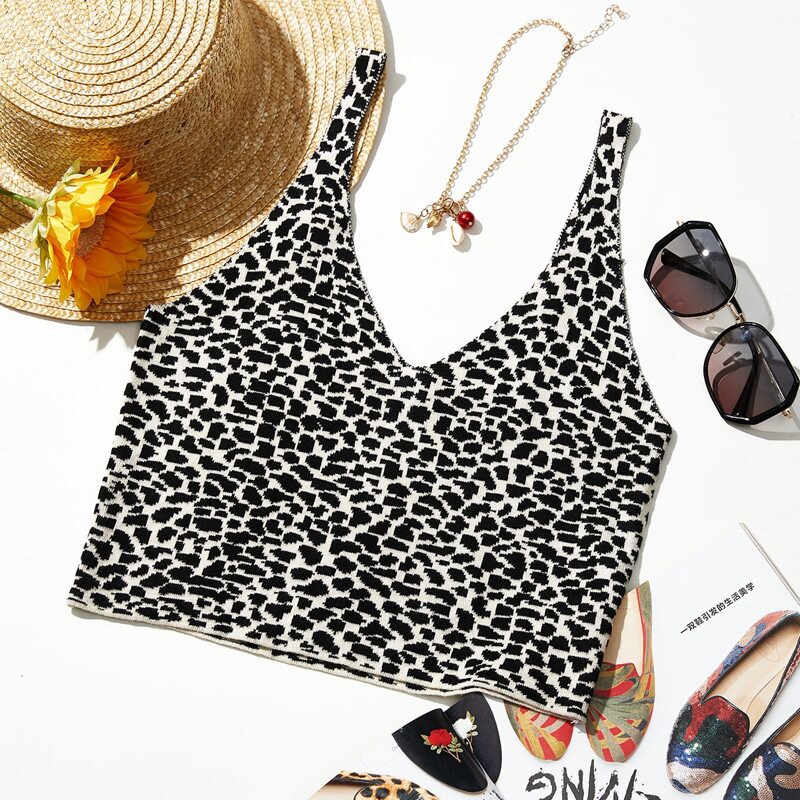 

Allover Pattern Crop Knit Top, Black and white