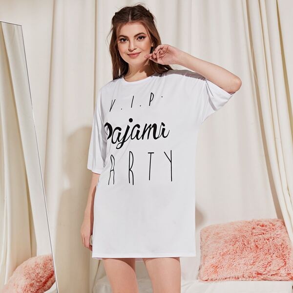 

Drop Shoulder Letter Graphic Nightdress, White