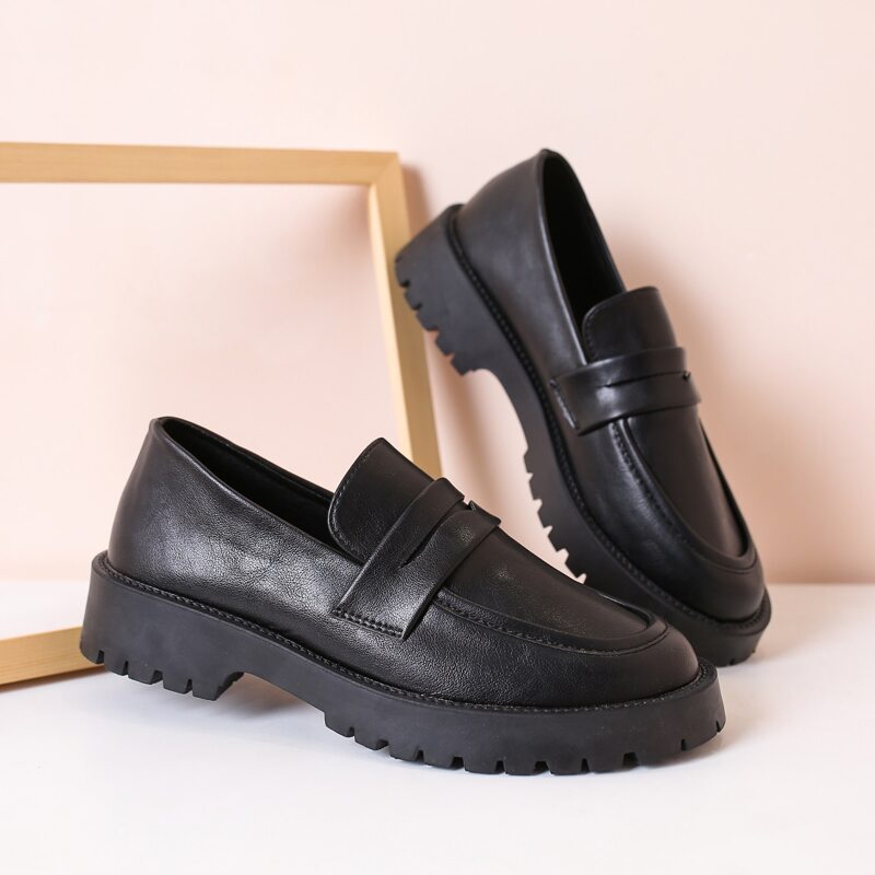 

Minimalist Slip On Loafers, Black