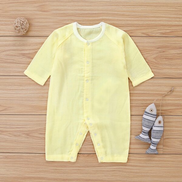 

Baby Unisex Raglan Sleeve Buttoned Jumpsuit, Yellow