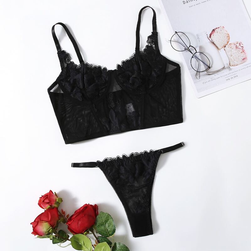 

Floral Embroidered Mesh Underwire Lingerie Set, Black