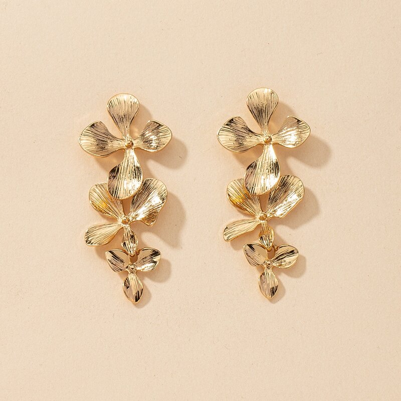 

Flower Decor Drop Earrings, Gold