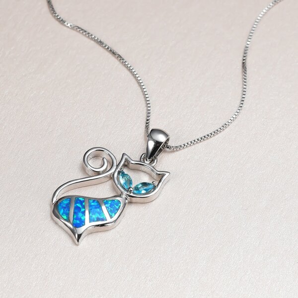 

Cat Design Pendant Necklace, Blue