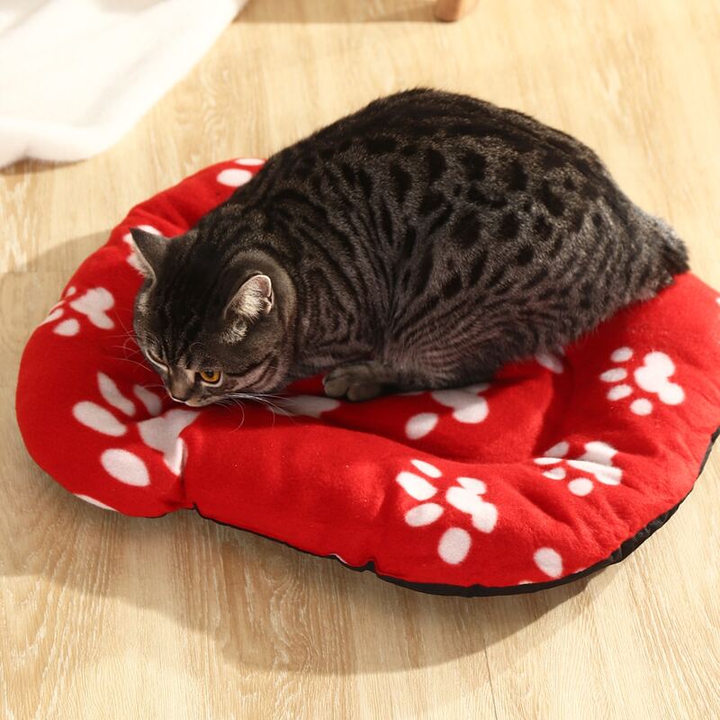 

Claw Pattern Pet Blanket, Red