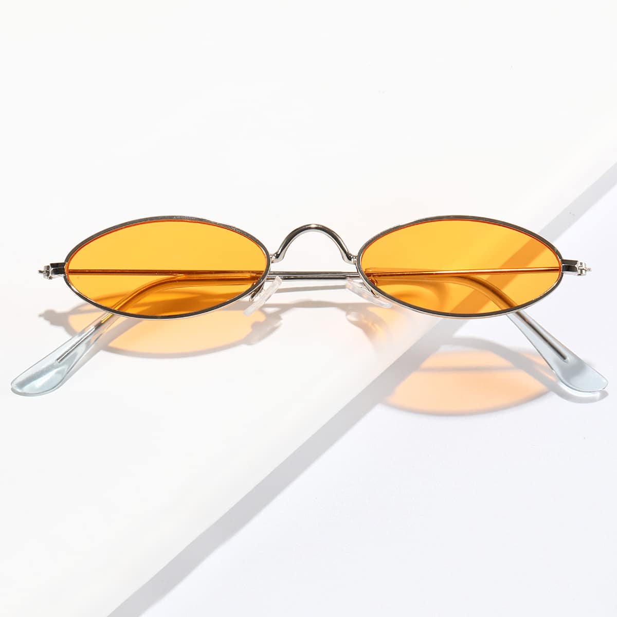 

Metal Oval Frame Sunglasses