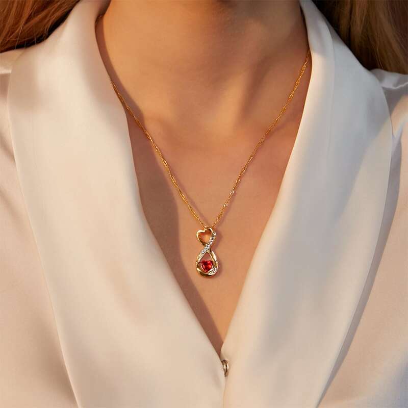 

Rhinestone Heart Pendant Necklace, Gold