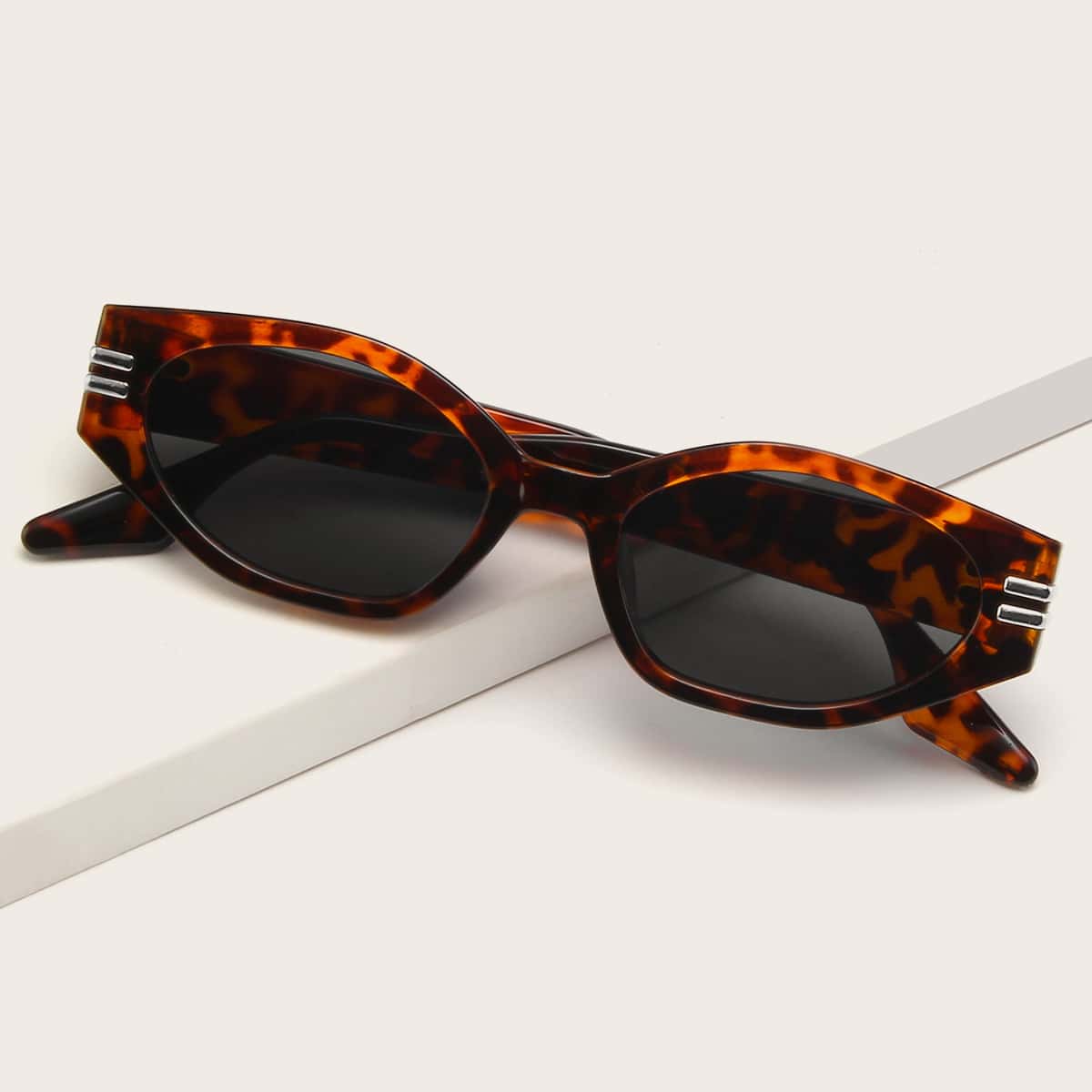 

Tortoiseshell Frame Sunglasses