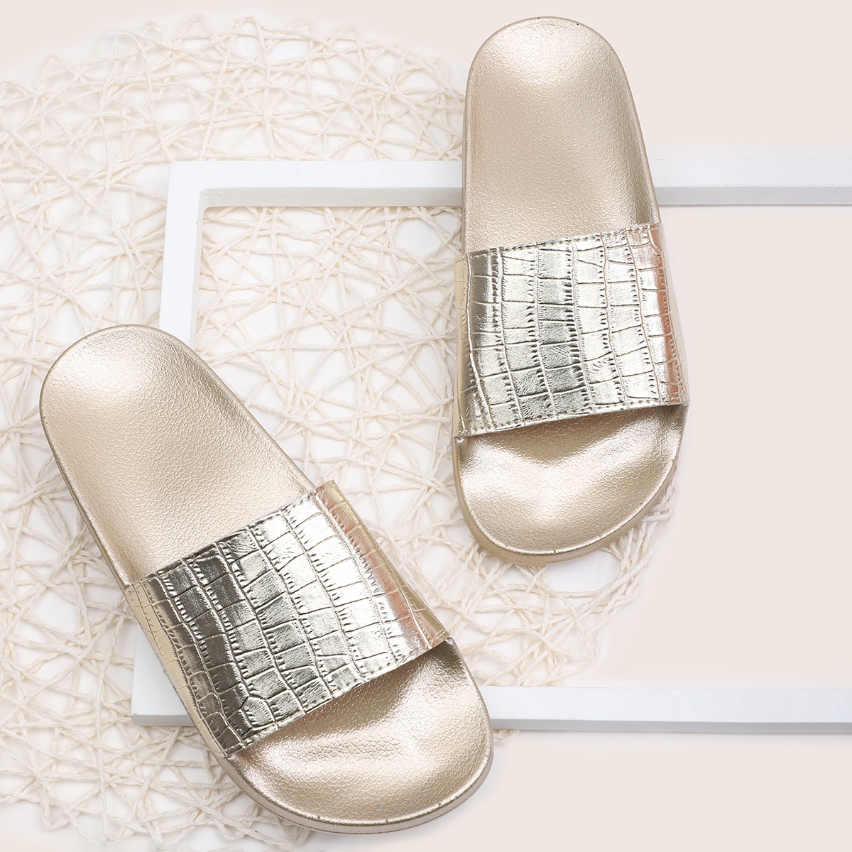 Крокодил Модный Тапочки & Вьетнамки