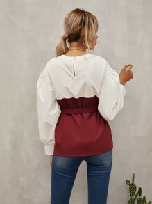 SHEIN LUNE Top 2 en 1 con cinturón de espalda con abertura de ojo - Rojo y blanco - Ver 2