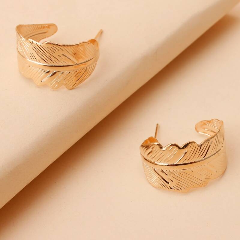 

C-shaped Feather Earrings, Gold