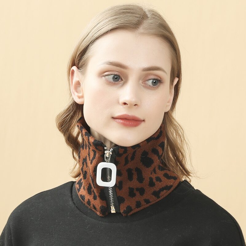 

Leopard Zip-up Neck Scarf, Multicolor
