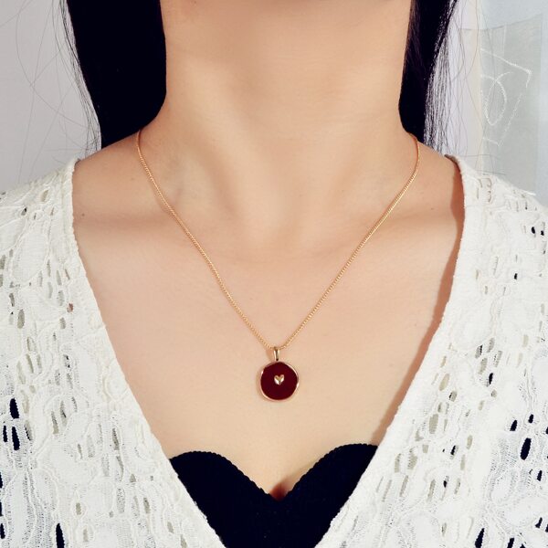 

Heart Decor Irregular Round Charm Necklace, Gold