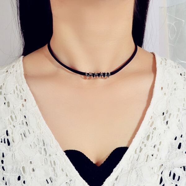 

Metal Detail Necklace, Black