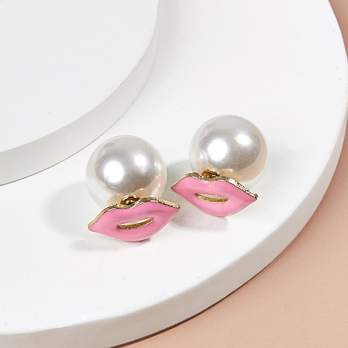 

Faux Pearl & Lip Ear Jacket, Multicolor
