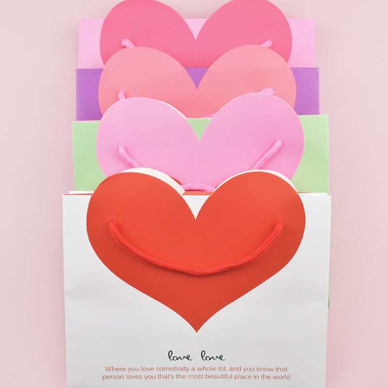 

4pcs Heart Gift Paper Bag, Multicolor