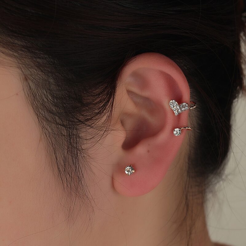 

2pcs Rhinestone Heart Earring Set, Gold