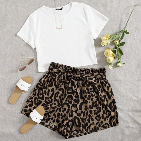 

Plus Short Sleeve Tee & Belted Leopard Shorts Set, Multicolor