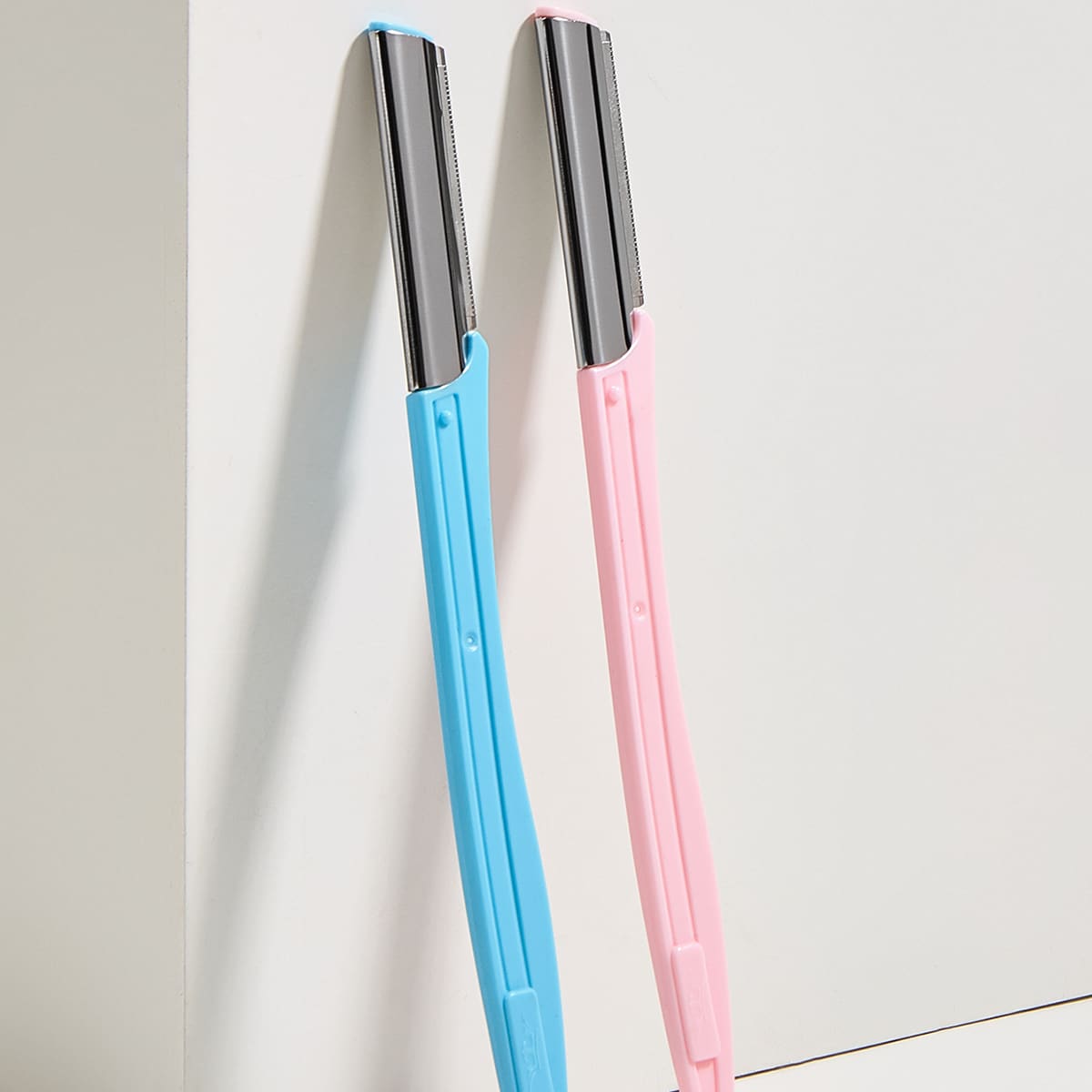 

1pc Random Color Eyebrow Trimmer Knife, Multicolor