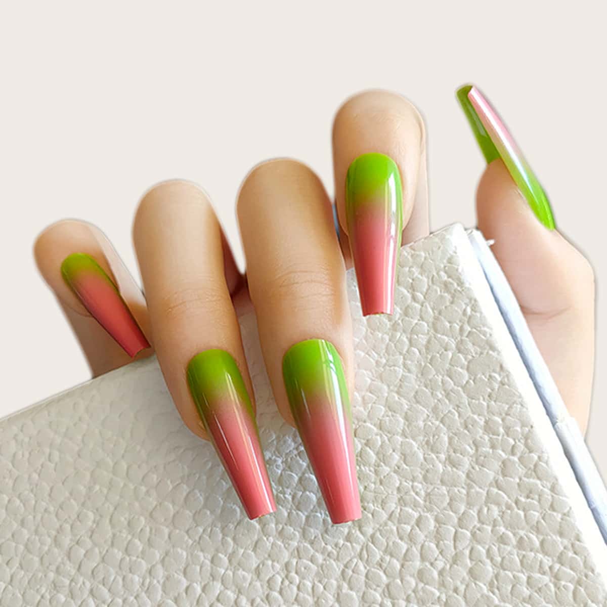 

24pcs Ombre Fake Nail & 1sheet Tape, Multicolor